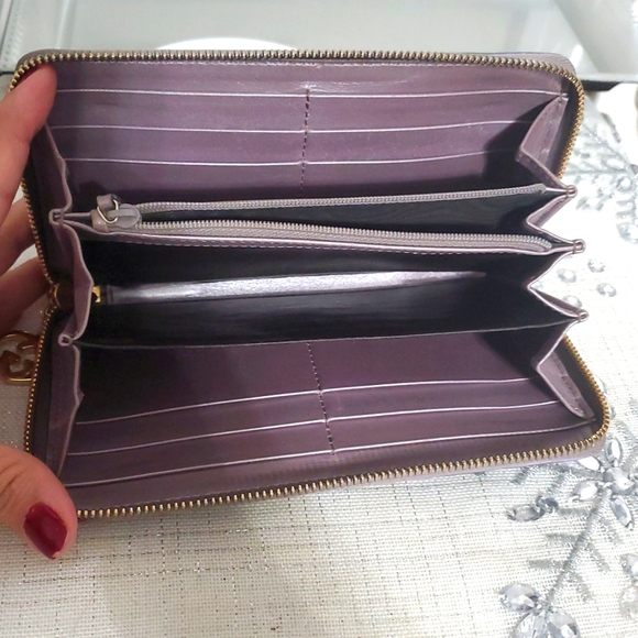 🇮🇹Gucci Guccisima Metallic Gray GG Embossed Zip around Wallet - Picture 10 of 17